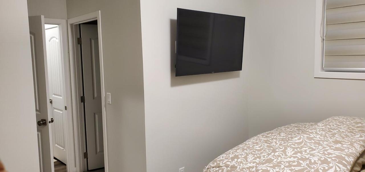 Delightful 1-Bedroom Private Suite In A New Home Κάλγκαρι Εξωτερικό φωτογραφία